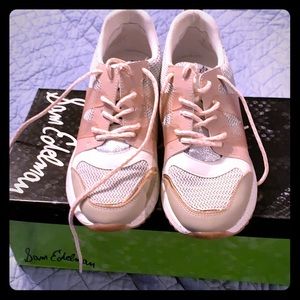 Sam Edelman Dania Knit Sneaker size 6